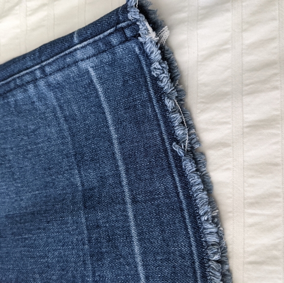 Cotton Buttoned Denim Skirt - Picture 5 of 7